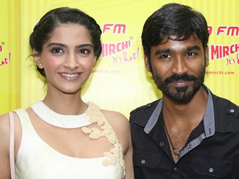 Sonam Kapoor and Dhanush on Raanjhanaa