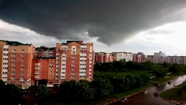 Terrifying footage: Huge tornado tears through Russian town
