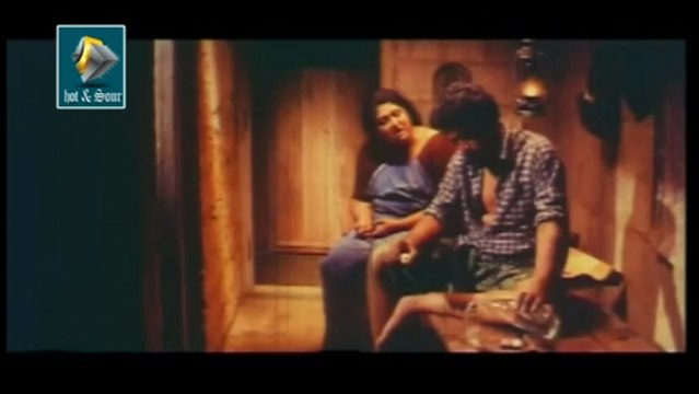 Romantic Hot Malayalam movie Kanavu - Mallu Chat of Aunty