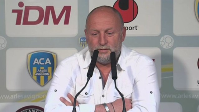 Conférence de presse AC Arles Avignon - Havre AC : Franck DUMAS (ACA) - Erick MOMBAERTS (HAC) - saison 2012/2013