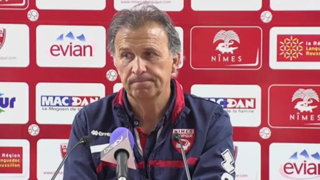 Conférence de presse Nîmes Olympique - AJ Auxerre : Victor ZVUNKA (NIMES) - Bernard CASONI (AJA) - saison 2012/2013
