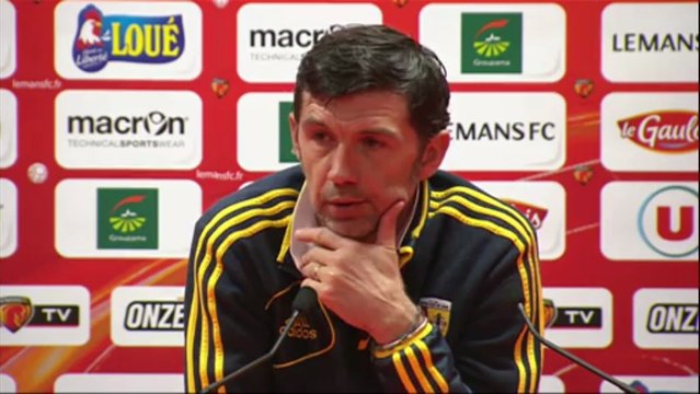 Conférence de presse Le Mans FC - RC Lens : Régis BEUNARDEAU (LEMANS) - Eric SIKORA (RCL) - saison 2012/2013