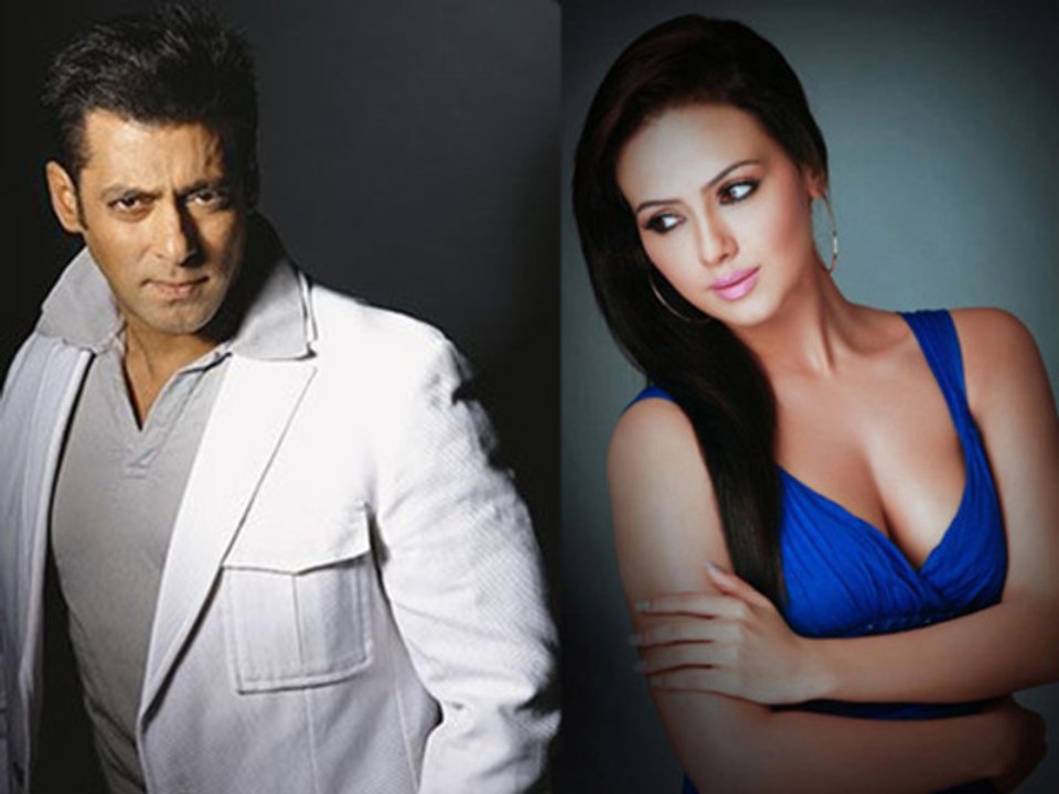 Salman Khan defends Mental Sana Khan
