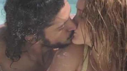 Farhan Akhtar's Hot Kiss In Bhaag Milkha Bhaag