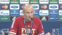 Pokal von Sir Alex: Robben fühlt sich geehrt