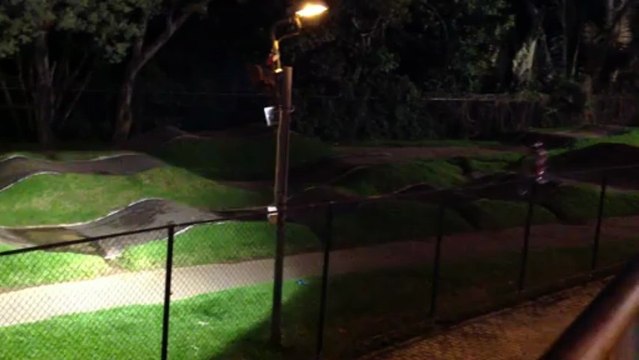Entrenamientos bicicross pista alterna a la pista mario soto. Bogota, Colombia