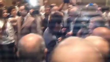 Neymar confirma su fichaje por el Fútbol Club Barcelona