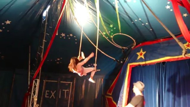 Maëlis au trapèze - partie 2