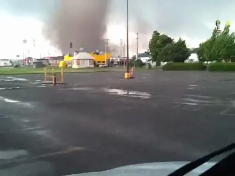 5/20/13 Moore, OK EF-5 Tornado