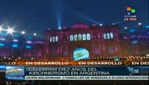 Suena el himno nacional argentino en la Plaza de Mayo