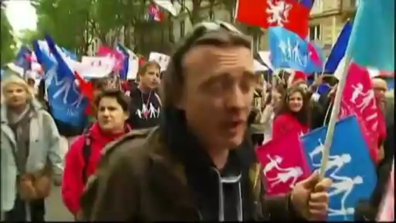 Premiers incidents et premières arrestations pendant "La Manif pour tous"