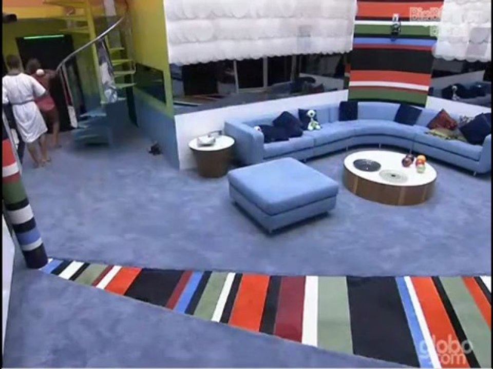 Jonas chamando Monique para dormir com ele - Não basta só eu querer - 15.03
