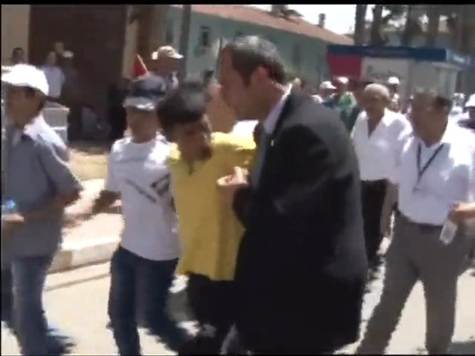 Erdogan;in korumasindan sehit yakinina Seni parcalarim