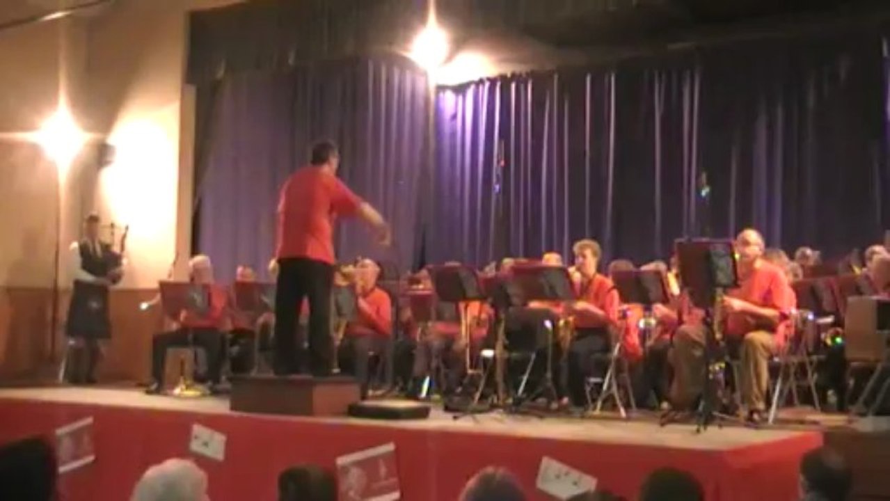 The water is wide, par le penn soner de la Kevrenn Bro Glaz avec l'orchestre "le réveil musical gâtinais"