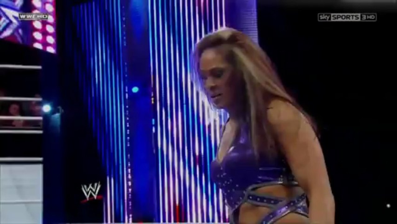 WWE Superstars 5-2-13 Kaitlyn vs. Tamina Snuka