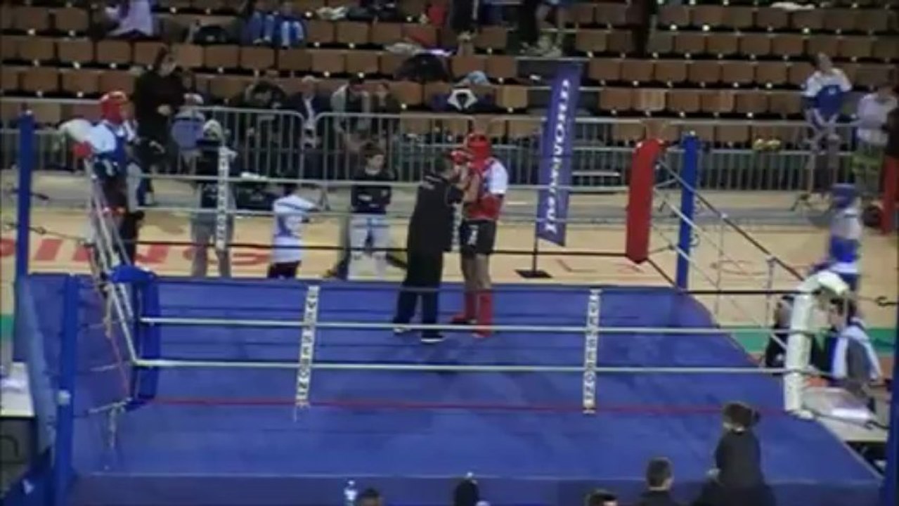 AKAMA WOIPPY  -   muay thai FFSCDA 2013