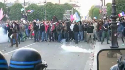 Gay marriage protests in Paris end in violence