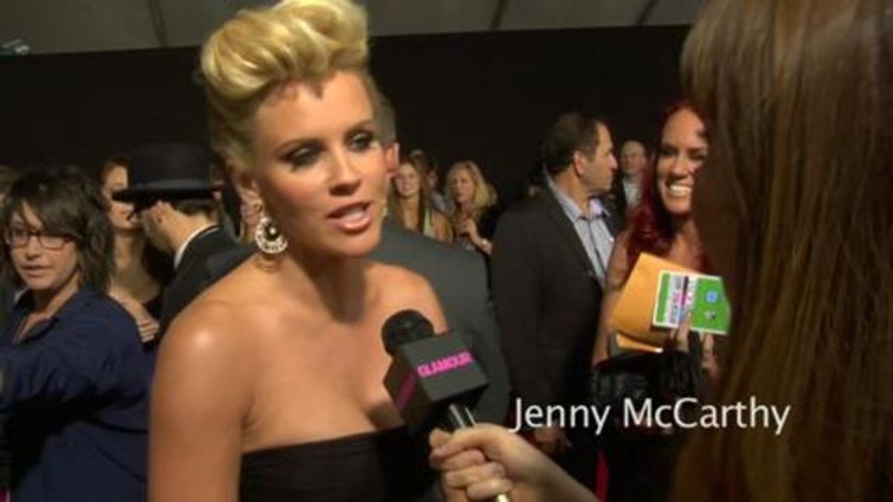 Red Carpet Roundup - We Sing Songs With Stars On the AMA Red Carpet