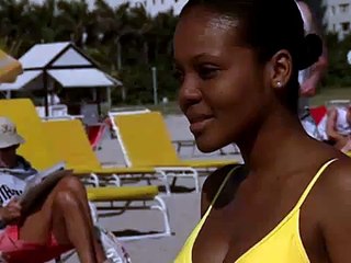 Fashion Advice - Swimsuit shopping guide: slim shape