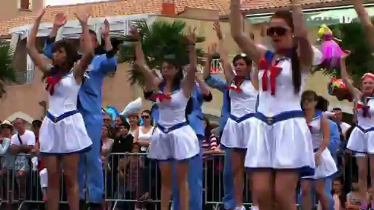 Gagnam Style par le groupe "Les Banut's" - Corso de Mèze 2013
