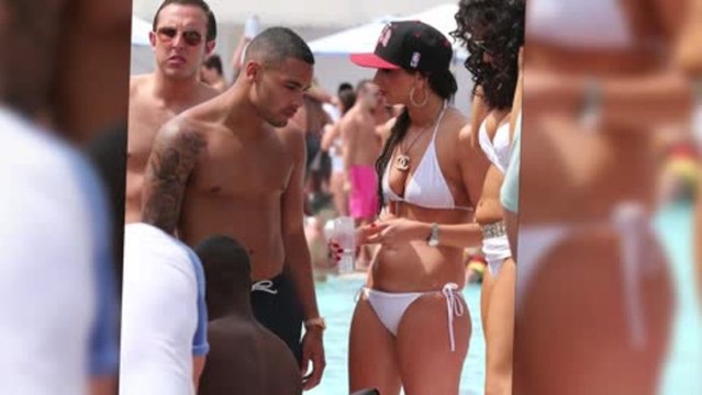 Newly-Single Tulisa Dons Her Heels For Marbella Bikini Party