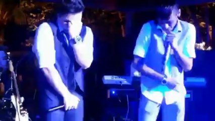 Neymar sobe ao palco e canta com Diego Faria