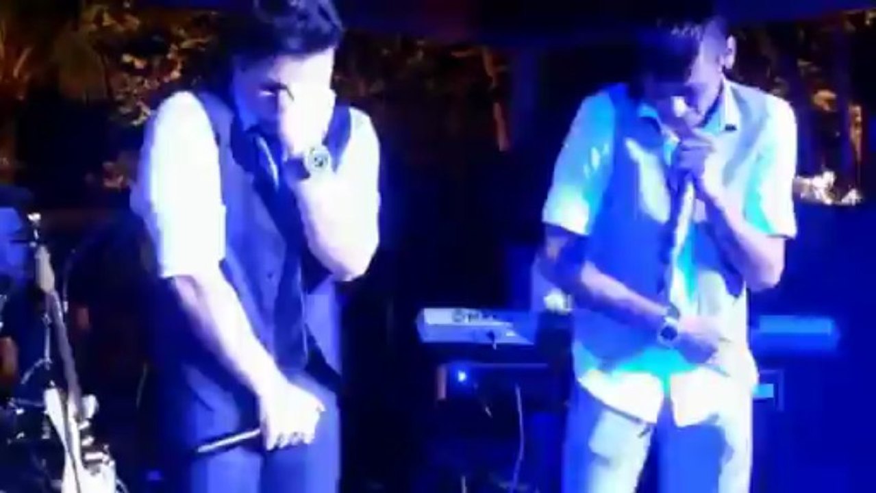 Neymar sobe ao palco e canta com Diego Faria
