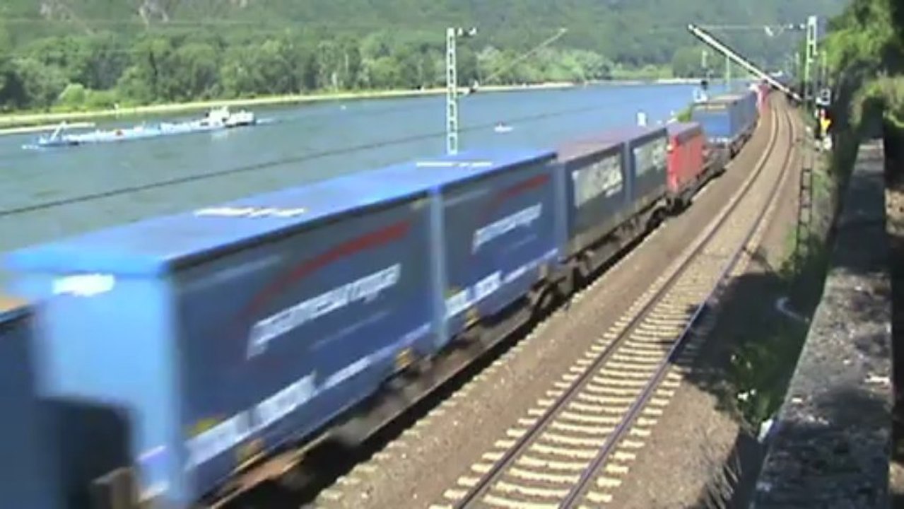 Schiffe und Züge bei Assmannshausen, BayernBahn 139 mit Henkelzug, 155, 152, 185, 2x 427, 428