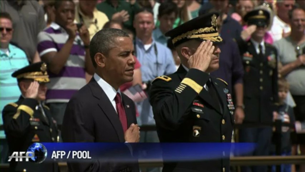 Obama rend hommage aux soldats morts pour la pa...