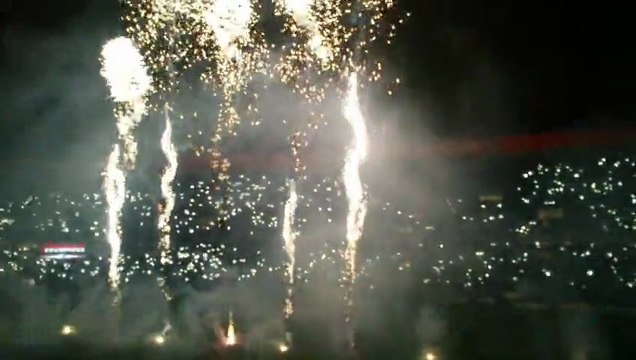 PSG - Parc des Princes Feu d'Artifice du champion de France 2012/2013 après le Match PSG-Brest