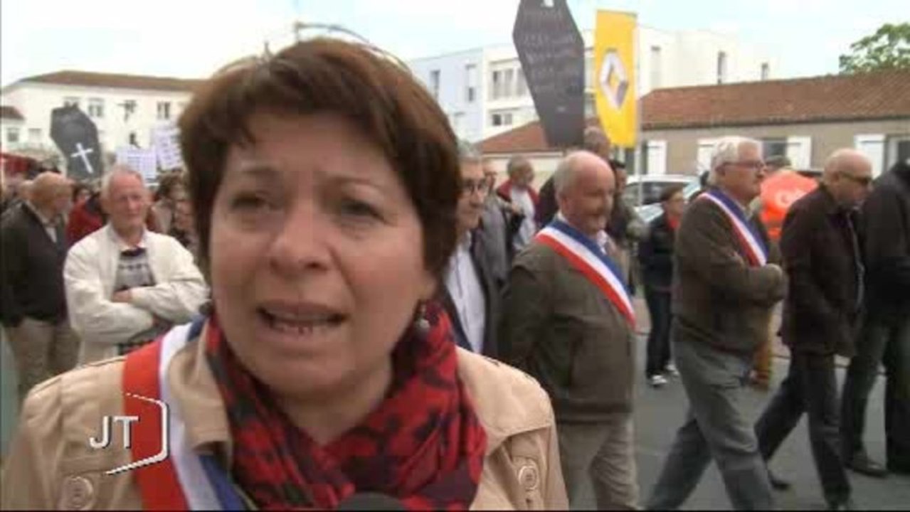 Les emloyés de Forège dans les rues (Treize-Septiers)