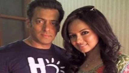 Salman Khan SUPPORTS Sana Khan
