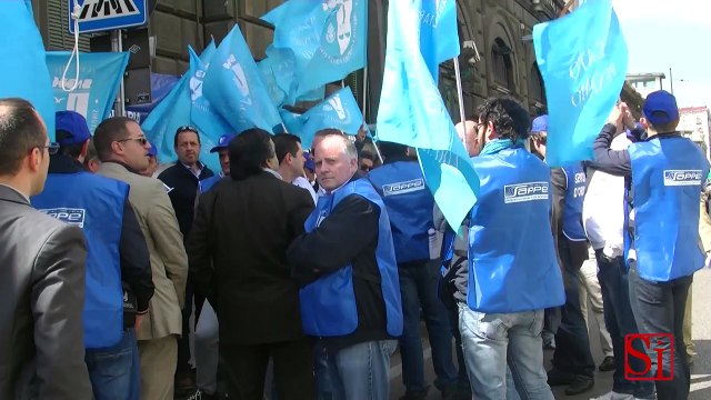 Napoli - Carcere Poggioreale, polizia penitenziaria: Qui condizioni inumane -1- (27.05.13)