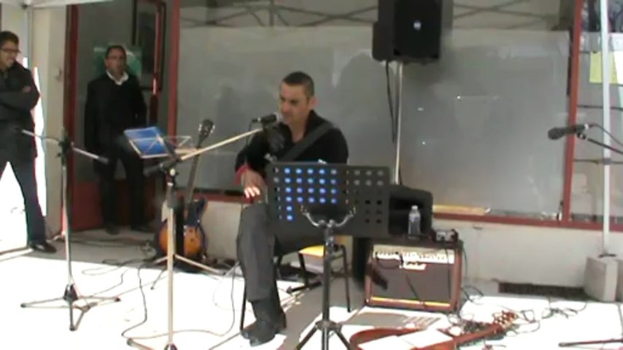 CHANTEUR :  NEYA DE LA RIC  AUTEUR COMPOSITEUR