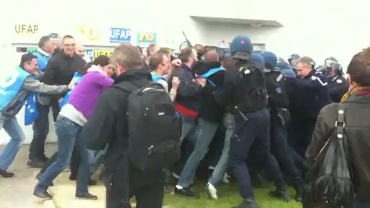 Manifestation des surveillants du centre pénitentiaire de Bourg-en-Bresse - 2013