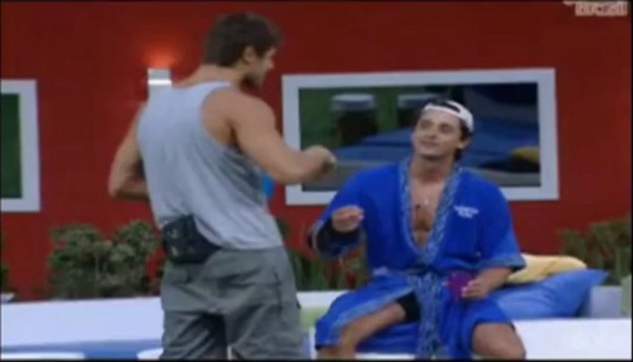 Jonas bêbado falando da briga com a Monique - 20.03