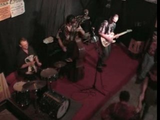 HOT CHICKENS ( Le Gaulois à Ternay-69 )