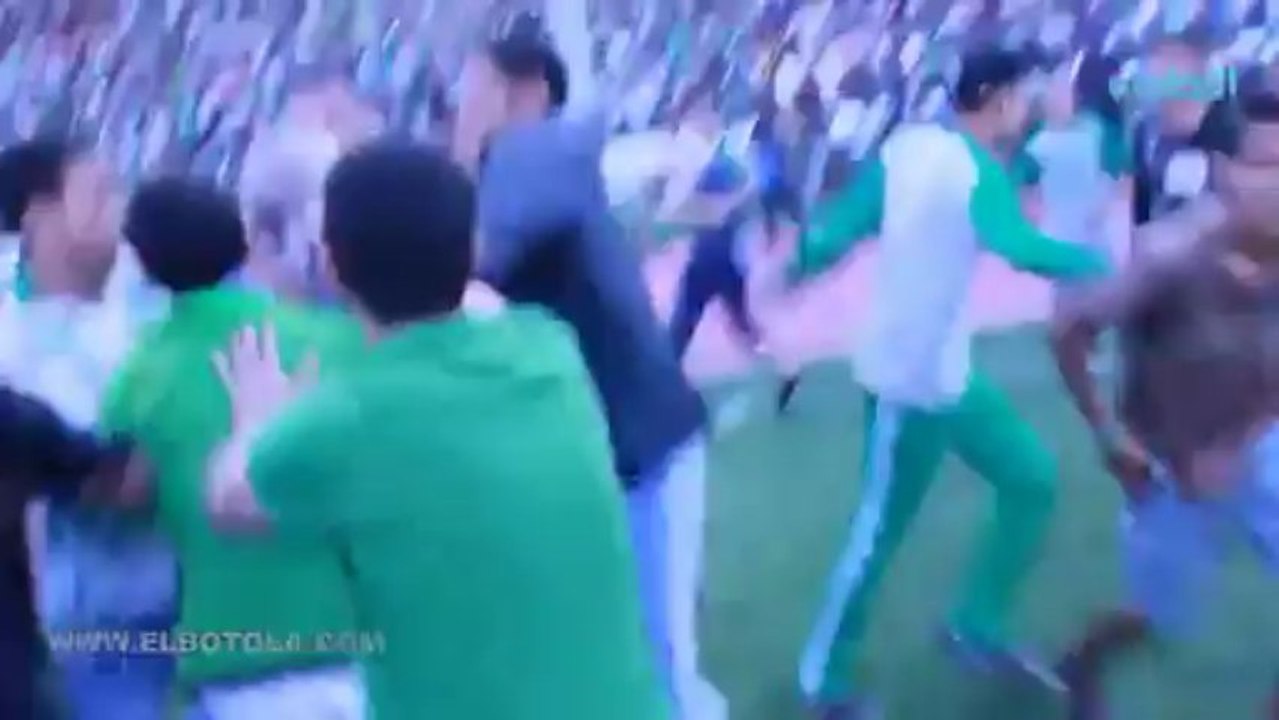 ‫من سرق نظارات فاخر في احتفالات الرجاء ؟‬‎ - YouTube