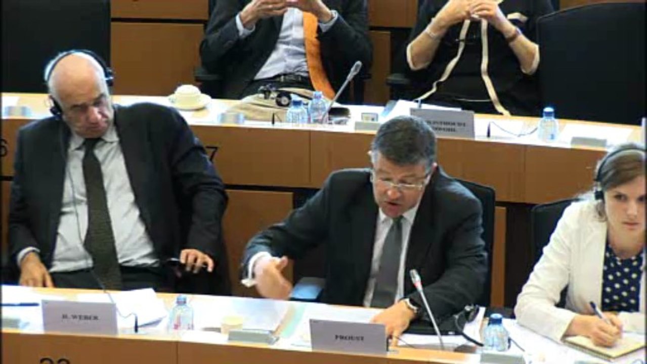 Franck Proust : échange de vues sur son rapport "accord UE/Russie sur les précurseurs de drogue" commission du commerce international 27 mai 2013