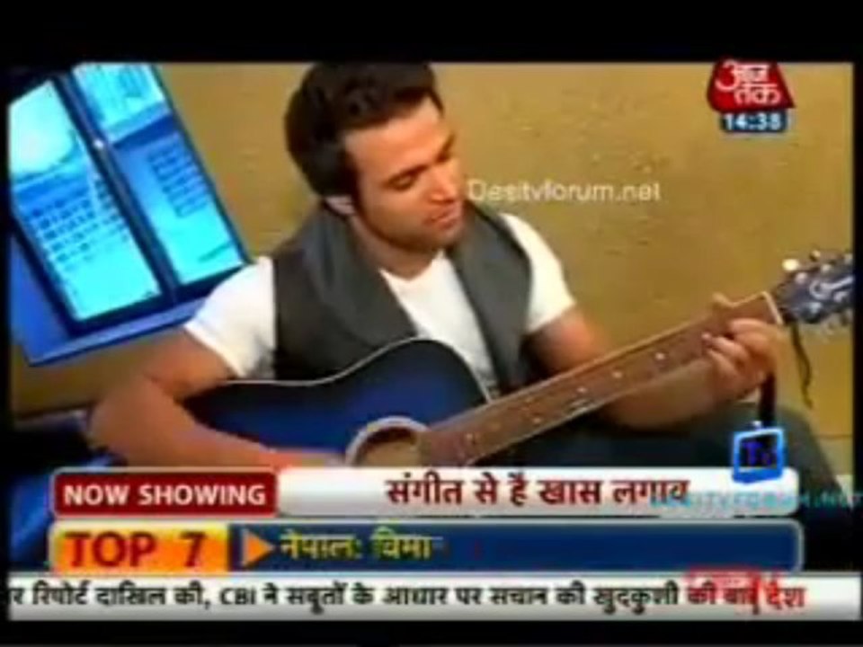 Rithvik Dhanjani sings for Purvi (Asha Negi) and Piya (Sukriti) in SBB 28th September 2012