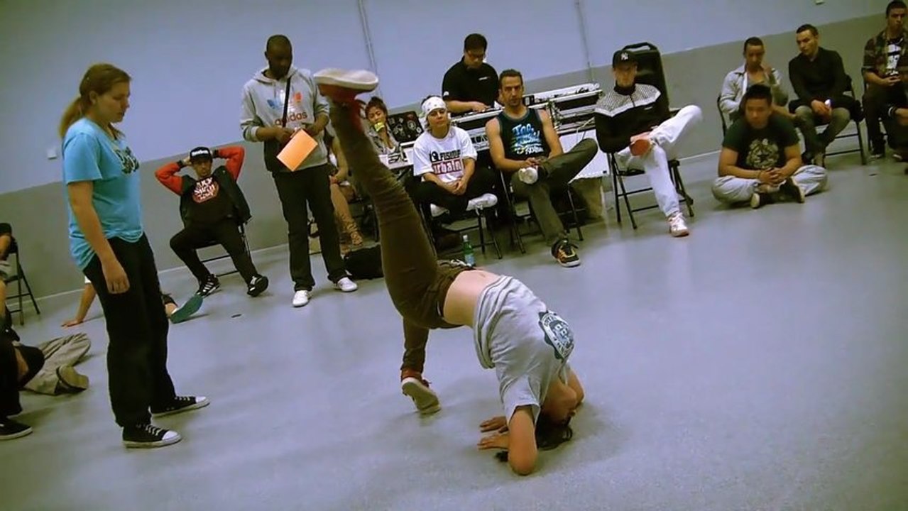 OFFICIAL - Kingz Of Montpellier : Aslane vs Lily ( B.girl Final )