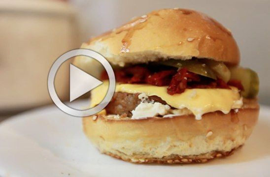 Le burger fromager d'East Side Burgers, 100% végétarien