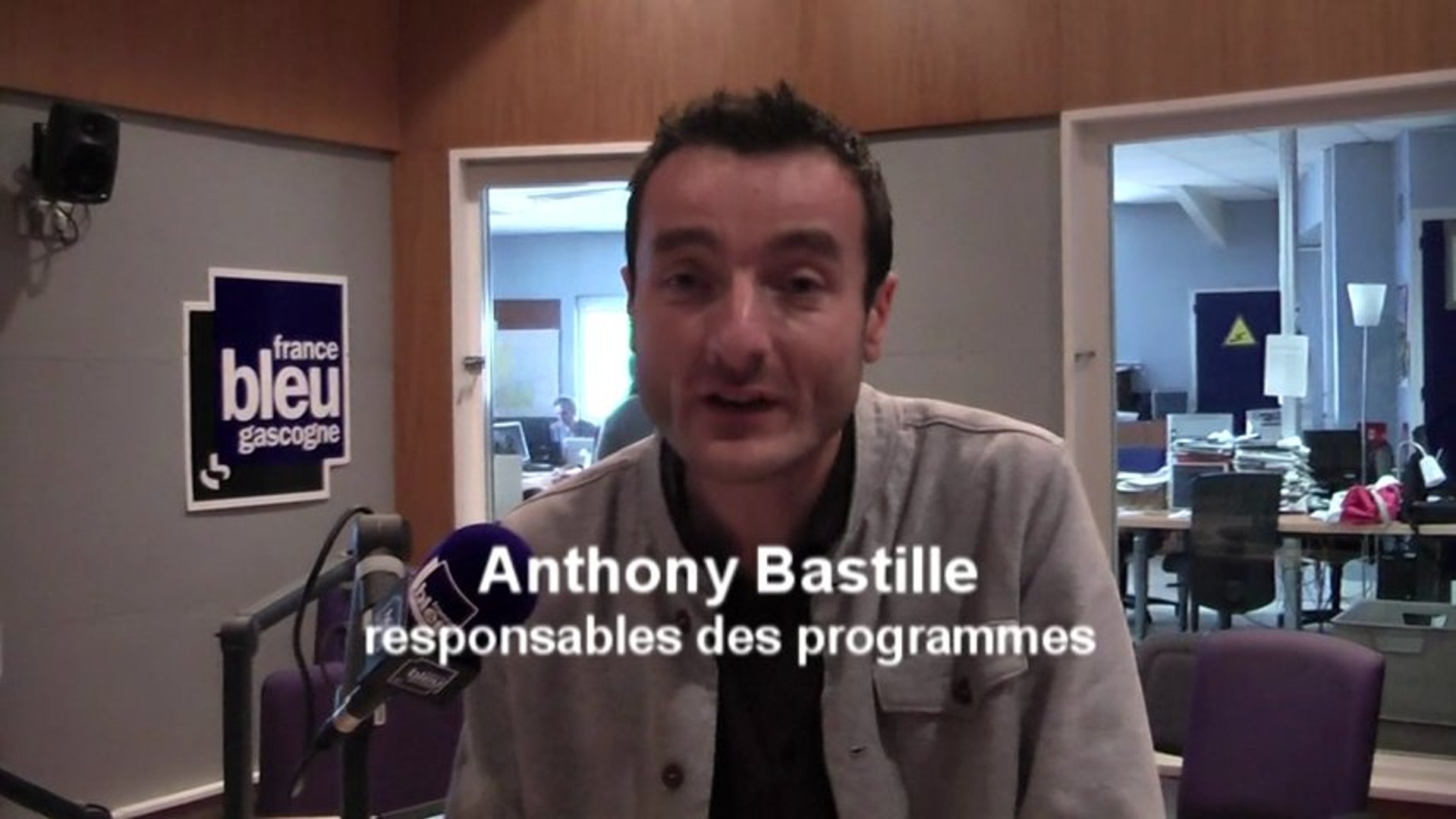 le studio d'initiation à la radio de France Bleu Gascogne - Vidéo  Dailymotion