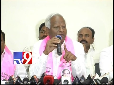 Kadiyam threatens Mothkupally with defamation case