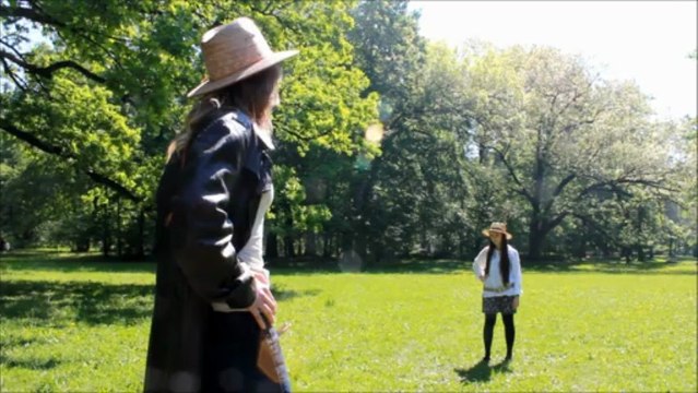 COMPLETEMENT A L'OUEST / TOTALNIE NA ZACHODZIE