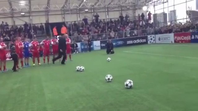 Will Smith se met la honte en tirant le pire penalty en Football