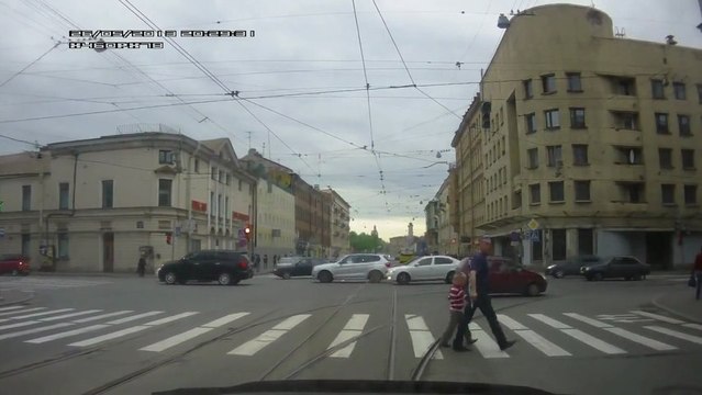 A man crosses the road and shoot with a gun! Russia for ever ...