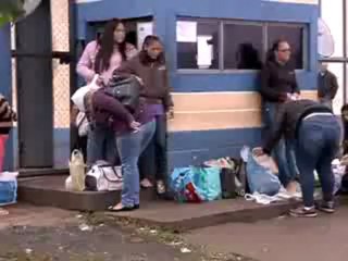 CARNEIRO ATACA PESSOAS EM FRENTE À PENITENCIÁRIA