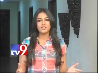 Actress Catherine Tresa on Iddarammayilatho