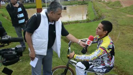 Entrevista de Noticias Uno, al Piloto Junior Colombiano Harold Santiago Suarez. 2013